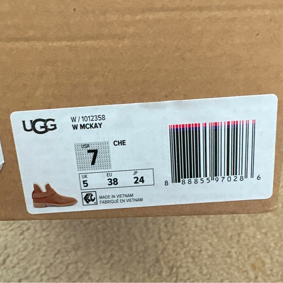 Ugg Mckay Boots - Picture 4 of 4